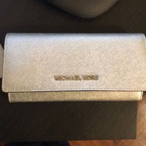 NWT Michael Kors Wallet